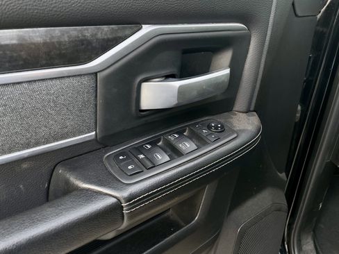 Used 2019 RAM 2500 Big Horn w/ Black Appearance Package image 14