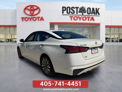 Used 2025 Nissan Altima 2.5 SV FWD image 3