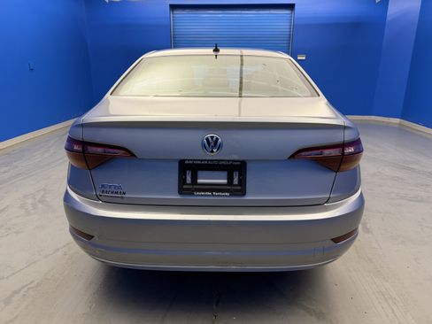 Used 2019 Volkswagen Jetta SE FWD image 6
