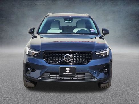 New 2026 Volvo XC40 B5 Ultra w/ Climate Package image 2