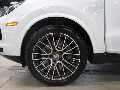 Used 2019 Porsche Cayenne S AWD/4WD image 34