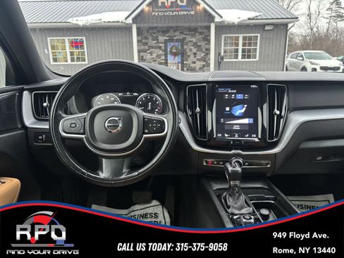 Used 2020 Volvo XC60 T6 Momentum image 17