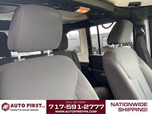 Used 2016 Jeep Wrangler Unlimited Sport w/ Quick Order Package 24S AWD/4WD image 16