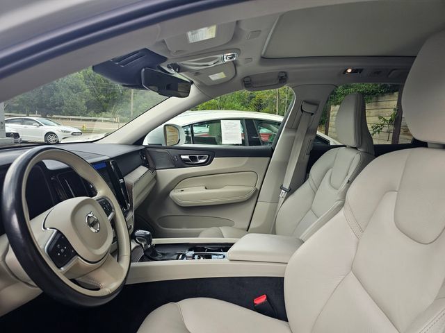 Used 2021 Volvo XC60 T5 Momentum w/ Advanced Package AWD/4WD image 5