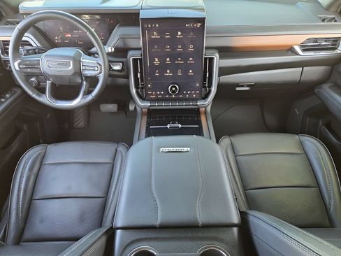 Used 2025 GMC Yukon Denali AWD/4WD image 23