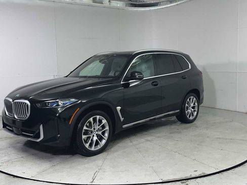 Used 2024 BMW X5 xDrive40i w/ Premium Package image 6