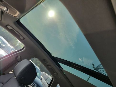 Used 2024 Audi Q5 e Premium Plus w/ Premium Plus Package image 19