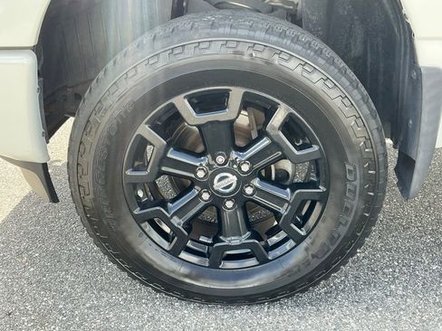 Used 2019 Nissan Titan SL w/ Midnight Edition image 24