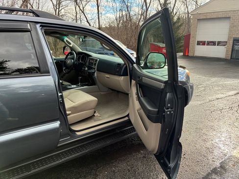 Used 2007 Toyota 4Runner SR5 image 12