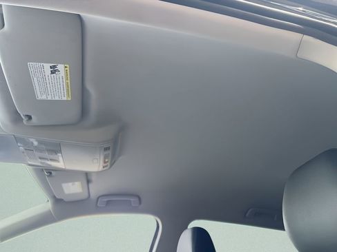 Used 2025 Volkswagen Taos SE image 22