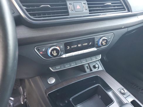 Used 2021 Audi Q5 Premium image 18