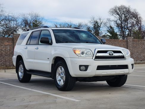 Used 2008 Toyota 4Runner SR5 image 4