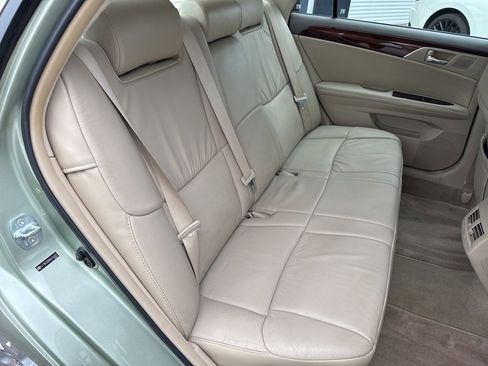 Used 2010 Toyota Avalon XLS image 19