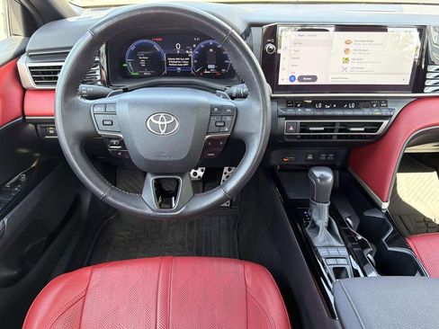 Used 2025 Toyota Camry XSE FWD image 15