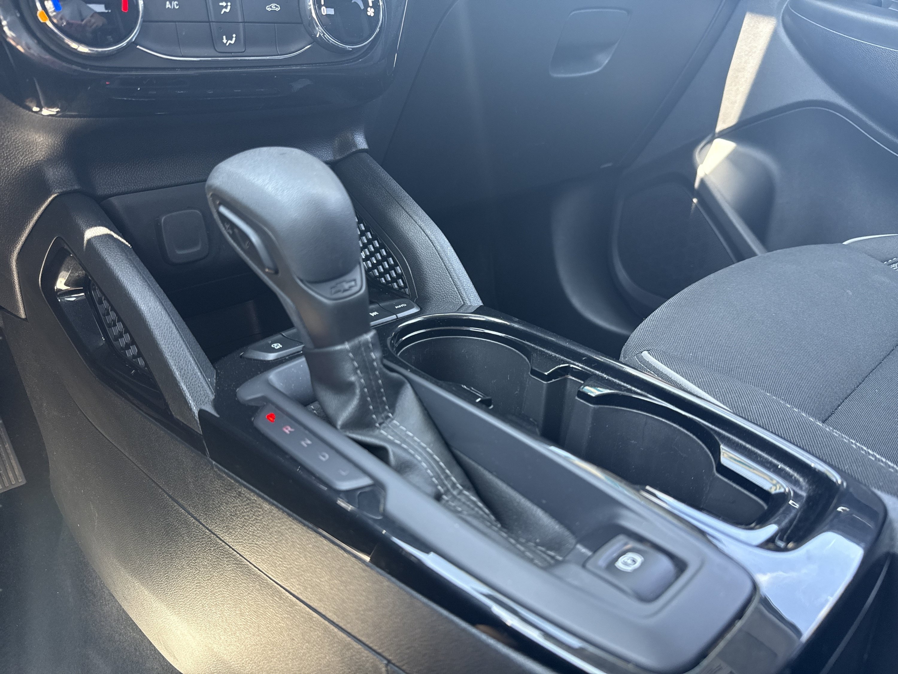 Used 2025 Chevrolet TrailBlazer LT AWD/4WD image 17