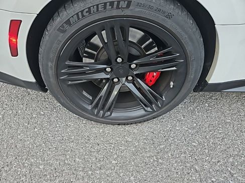 Used 2019 Chevrolet Camaro ZL1 image 11