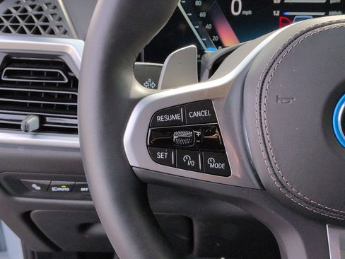 Used 2026 BMW X5 xDrive50e w/ Executive Package image 18