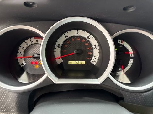 Used 2012 Toyota Tacoma PreRunner image 22