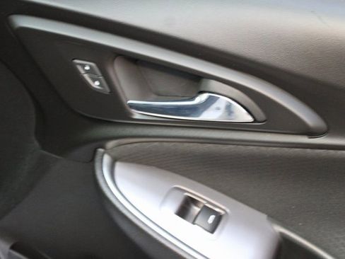 Used 2020 Chevrolet Malibu LT image 9