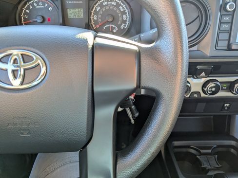 Used 2017 Toyota Tacoma SR image 20