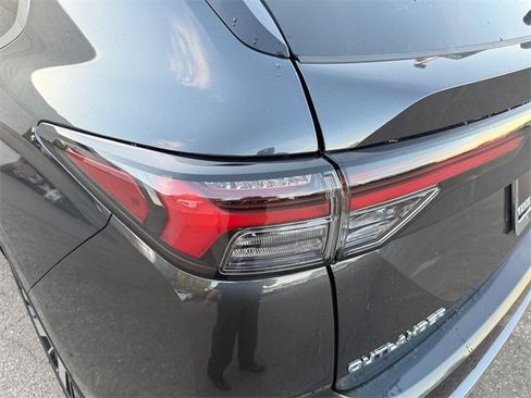 New 2026 Mitsubishi Outlander SE image 34