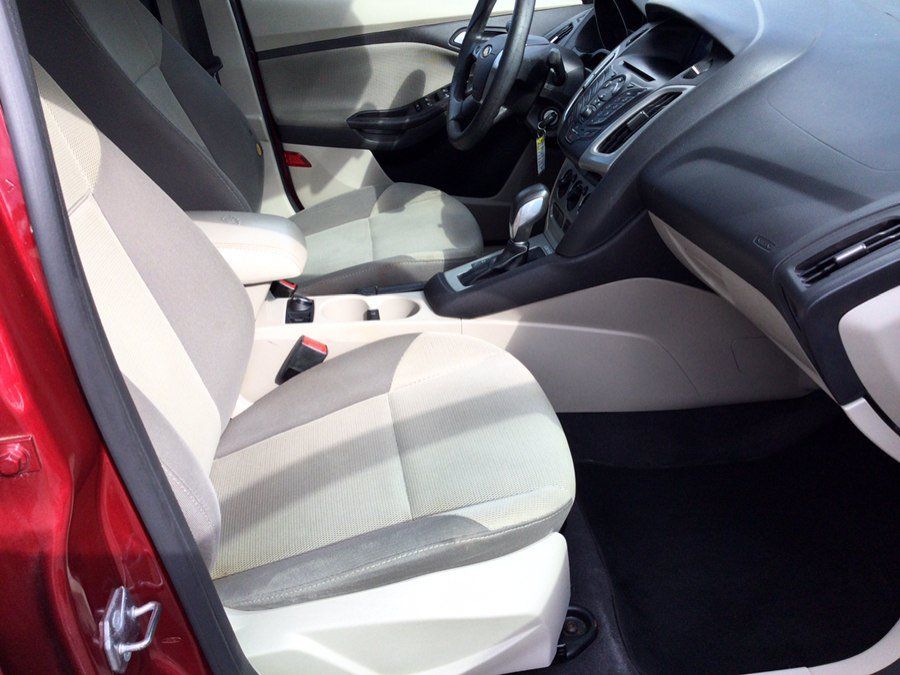 Used 2014 Ford Focus SE FWD image 20