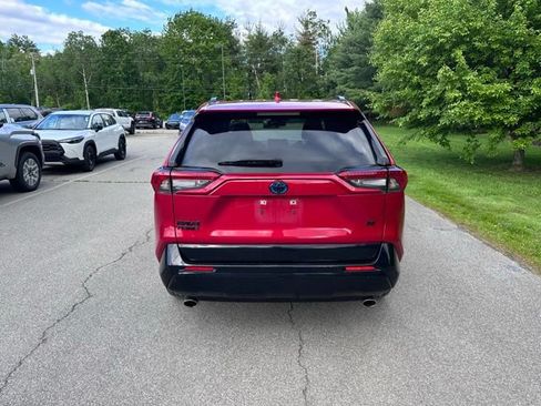 Used 2023 Toyota RAV4 SE w/ Weather & Moonroof Package AWD/4WD image 4