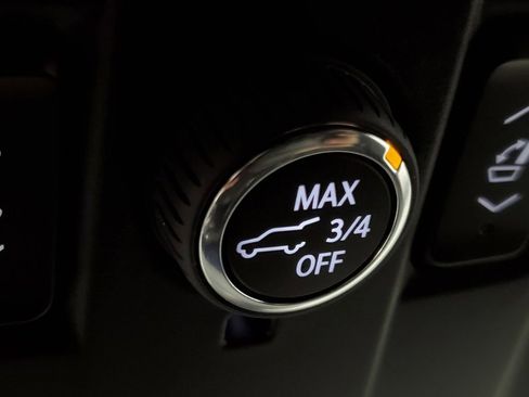 Used 2025 Chevrolet Tahoe Z71 w/ Comfort Package image 17