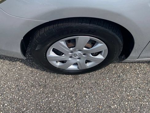 Used 2010 Toyota Camry FWD image 18