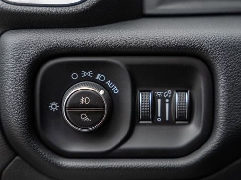 Used 2019 RAM 1500 Laramie image 54