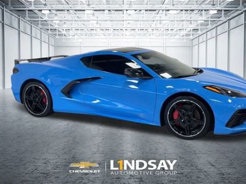 Used 2021 Chevrolet Corvette Stingray Premium Cpe w/ Z51 Performance Package image 3