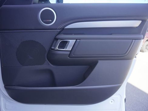 New 2026 Land Rover Discovery Limited Edition image 21