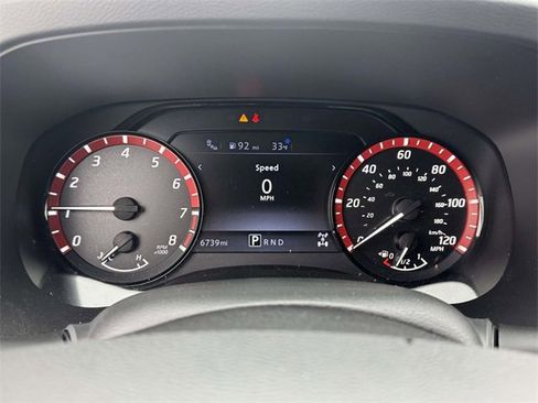 Used 2025 Nissan Frontier PRO-4X image 24