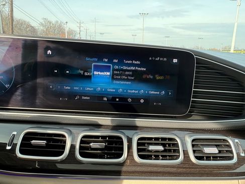 Used 2020 Mercedes-Benz GLS 450 4MATIC image 17