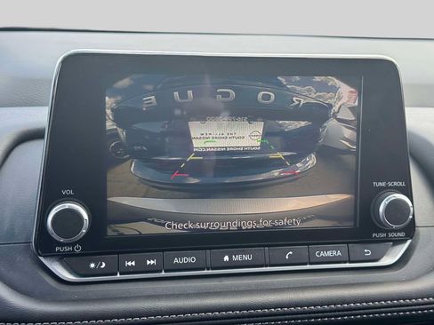 Used 2025 Nissan Rogue SV FWD image 27