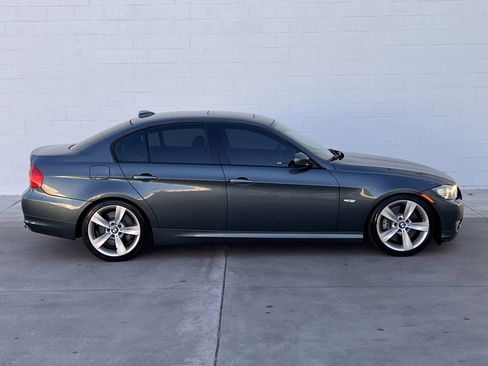 Used 2011 BMW 335i Sedan image 4