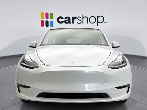 Used 2022 Tesla Model Y Long Range image 8
