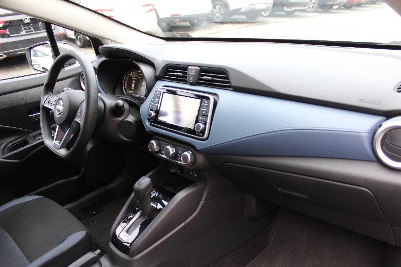 Used 2025 Nissan Versa SV FWD image 14