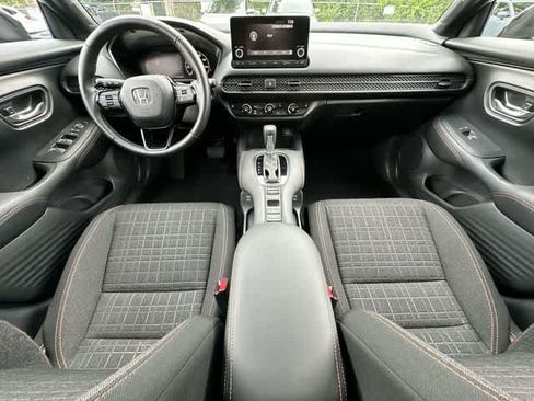 Used 2025 Honda HR-V Sport image 18