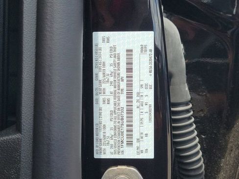 Certified 2025 Ford Escape SE FWD image 35