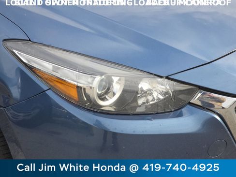 Used 2018 MAZDA MAZDA3 Touring image 15