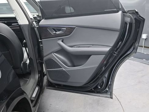 Used 2023 Audi Q8 Prestige AWD/4WD image 23