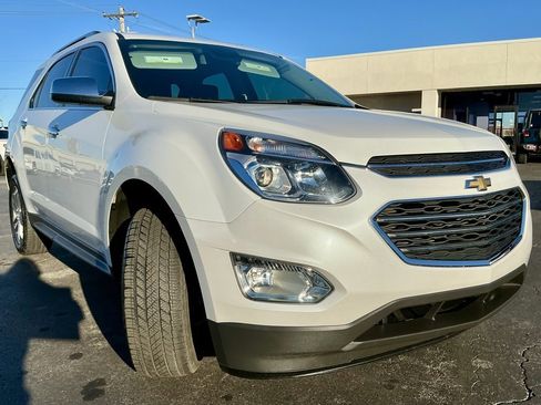 Used 2017 Chevrolet Equinox Premier w/ Enhanced Convenience Package image 2