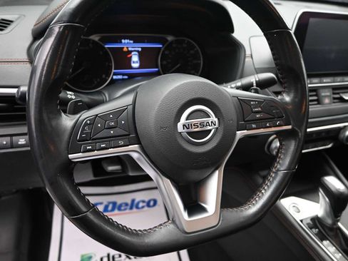 Used 2022 Nissan Altima 2.5 SR image 11