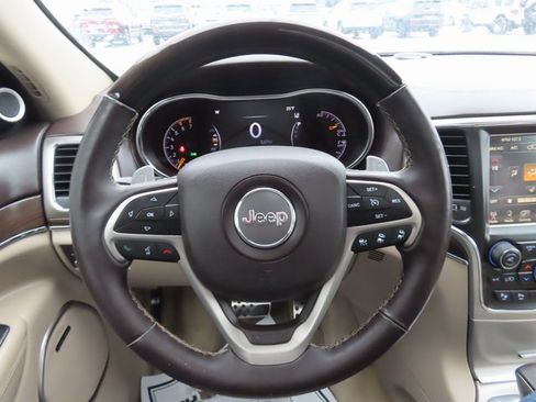 Used 2017 Jeep Grand Cherokee Overland w/ Jeep Active Safety Group image 36