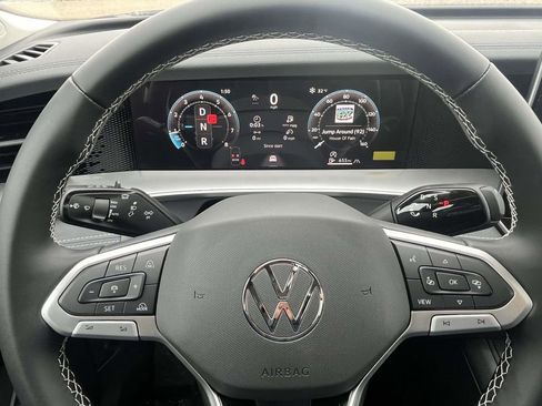 New 2026 Volkswagen Tiguan SE image 16