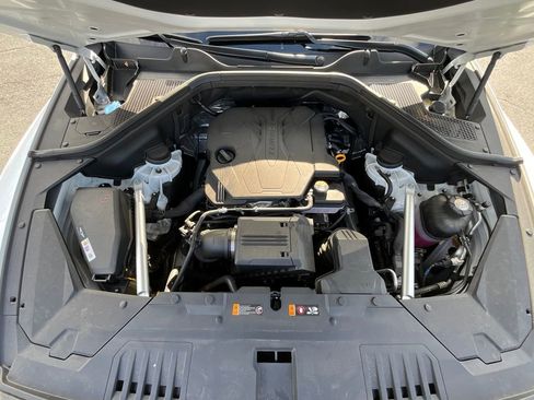 Used 2025 Genesis GV80 2.5T image 10