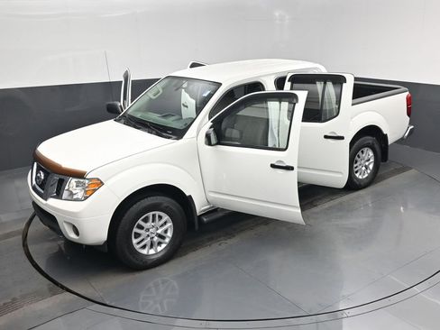 Used 2019 Nissan Frontier SV image 20