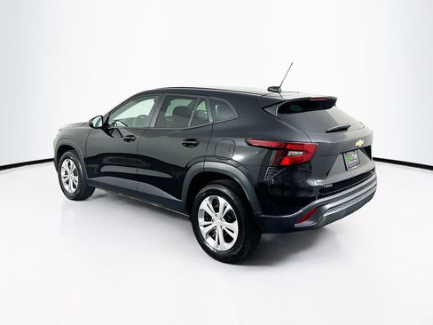 Used 2025 Chevrolet Trax LS image 5