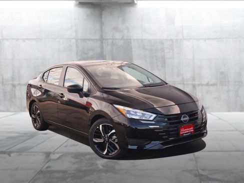 New 2025 Nissan Versa SR w/ Trunk Package image 2